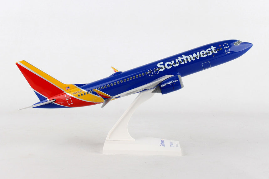 SkyMarks Southwest Airlines Boeing 737-Max8 W/Wifi Dome 1/130 Aircraft Scale Model