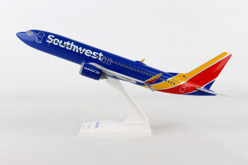 SkyMarks Southwest Airlines Boeing 737-Max8 W/Wifi Dome 1/130 Aircraft Scale Model