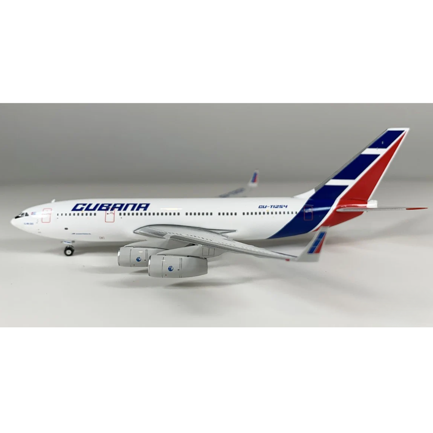 Phoenix Cubana Ilyushin IL-96-300 CU-T1254 1/400 Aircraft Scale Model