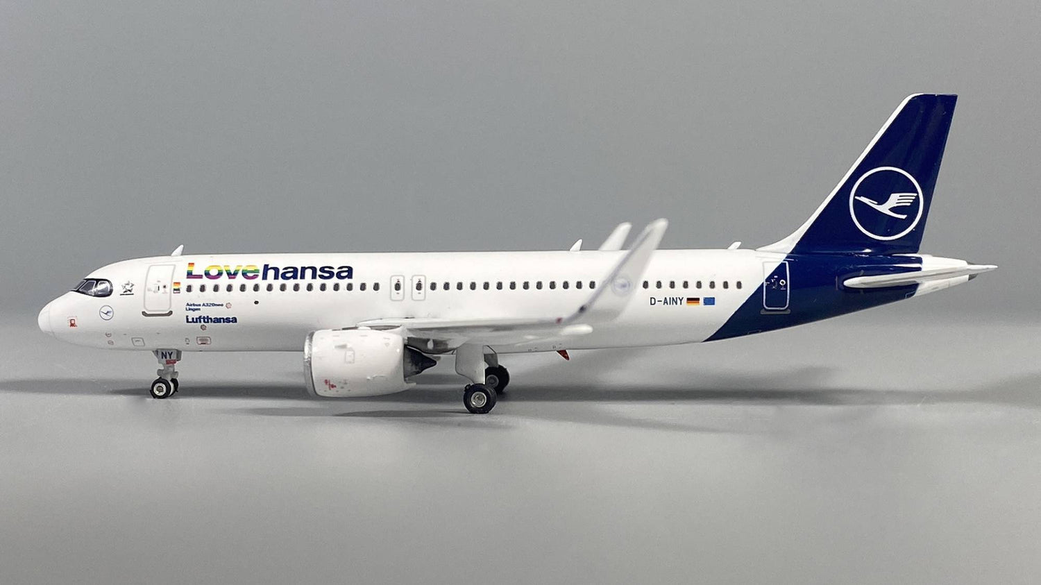 Phoenix Lufthansa Airbus A320Neo Lovehansa D-AINY 1/400 Aircraft Scale Model