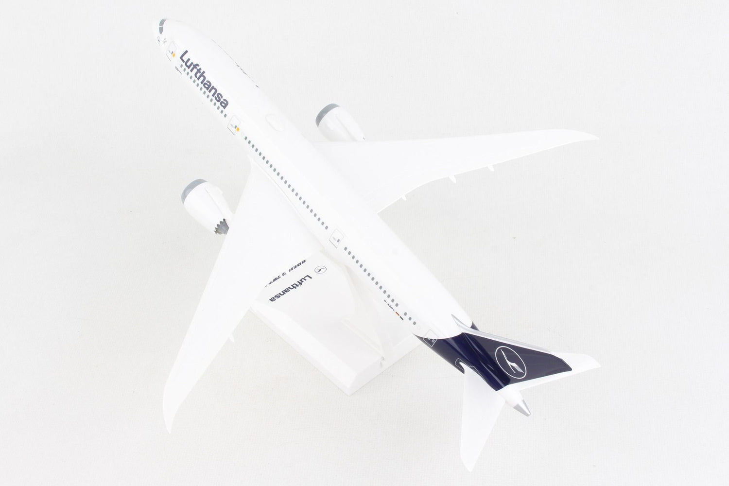 SkyMarks Lufthansa Boeing B787-9 1/200 Scale