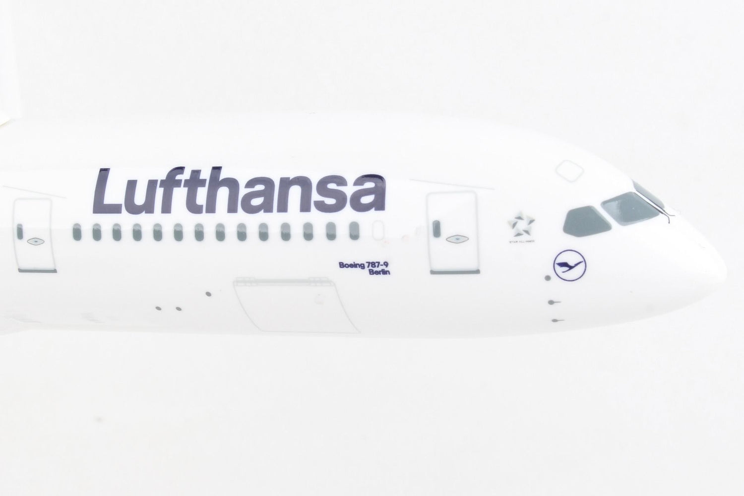 SkyMarks Lufthansa Boeing B787-9 1/200 Scale