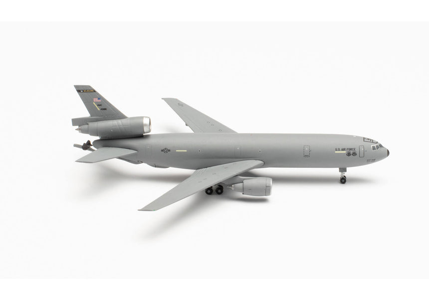 Herpa U.S. Air Force McDonnell Douglas KC-10 Extender - 2nd Air Refueling Squadron, 305th Air Mobility Wing, McGuire Air Base – 84-0188 1/500 Aircraft Scale Model
