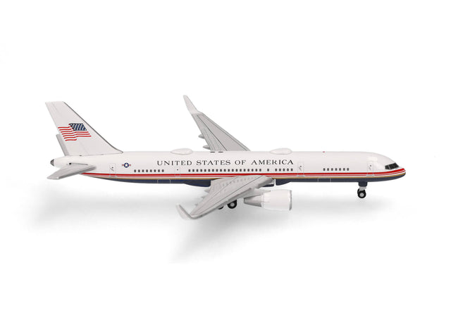 Herpa U.S. Air Force Boeing VC-32 "Air Force Two" – 99-0003, 1st Airlift Squadron, Joint Base Andrews 1/500 Aircraft Scale Model