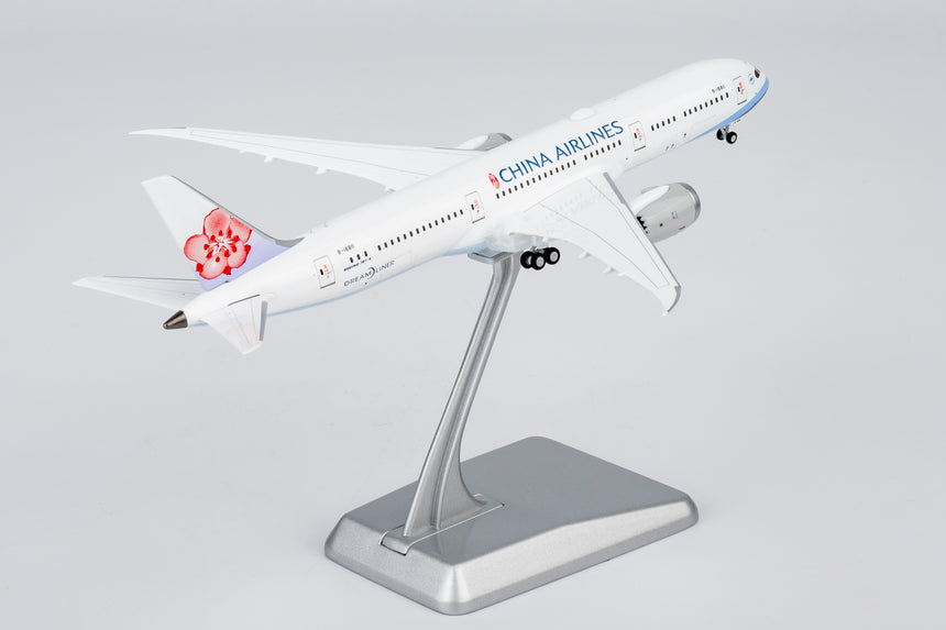 NG Models China Airlines Boeing 787-9 Dreamliner B-18811 (first 787-9 for China Airlines) (Ultimate) 1/400 Aircraft Scale Model