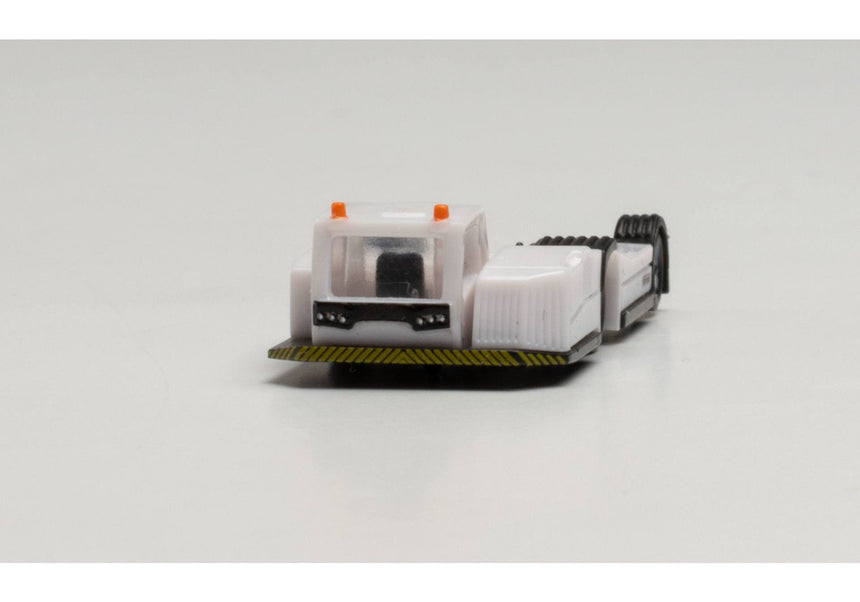 Herpa Goldhofer AST-2 airplane tractor 1/200 Aircraft Scale Model