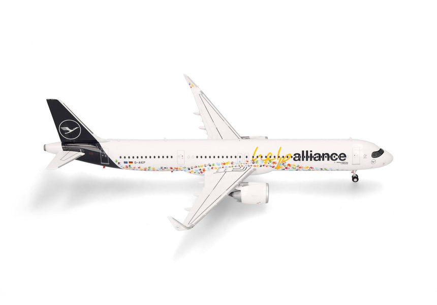 Herpa Lufthansa Airbus A321neo "Help Alliance" - D-AIEP 1/200 Aircraft Scale Model