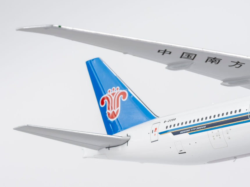 NG Models China Southern Airlines Boeing 777-300ER B-2099 1/400 Aircraft Scale Model