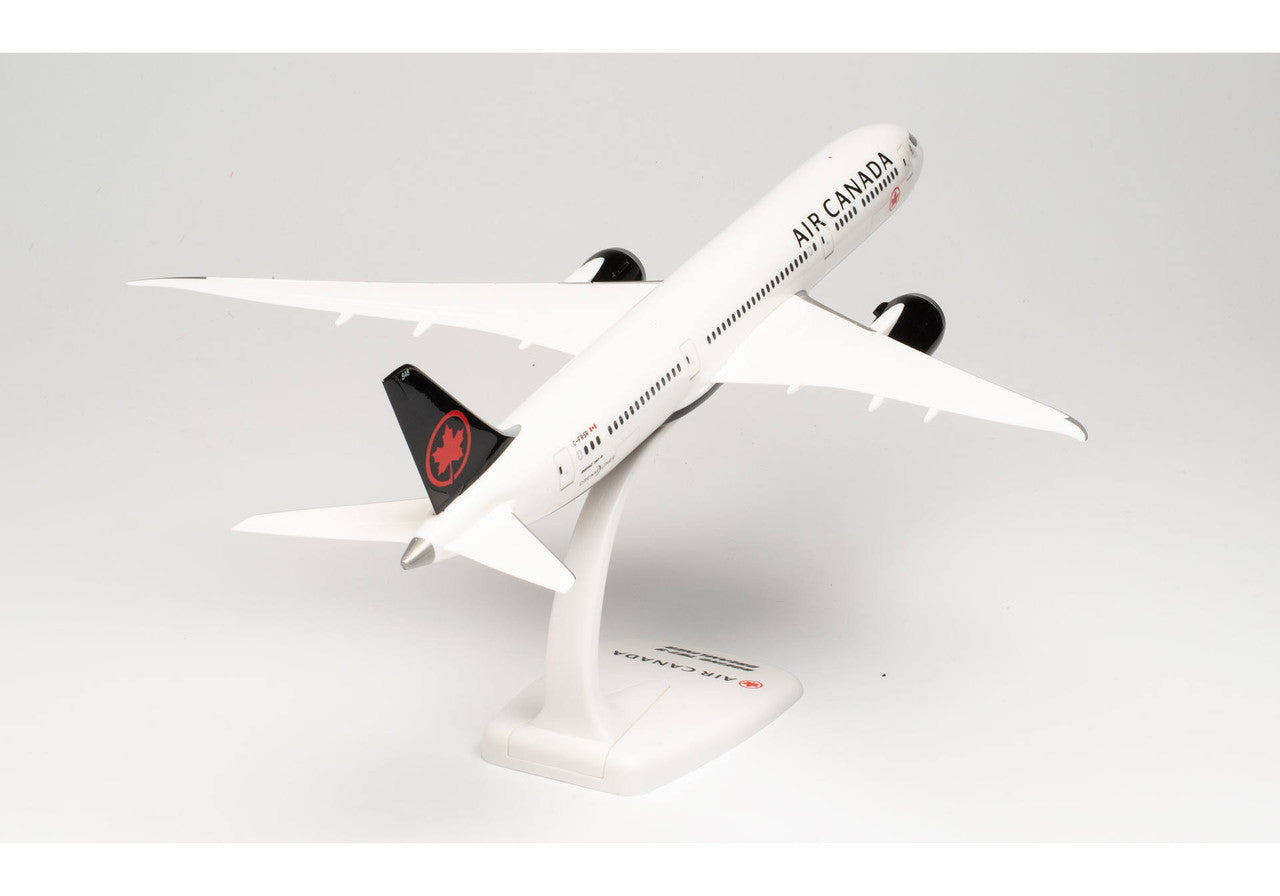Herpa Air Canada Boeing 787-9 Dreamliner C-FRSR 1/200 Aircraft Scale Model