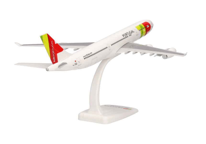 Herpa Snap Fit TAP Air Portugal Airbus A340-300 - CS-TOB "D. João de Castro" 1/200 Scale