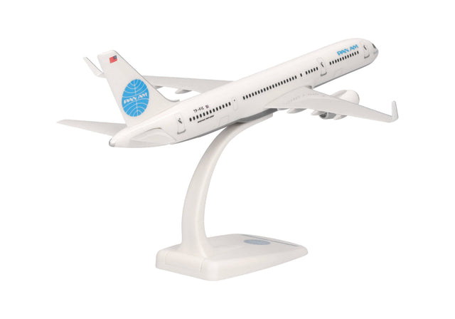 Herpa Snapfit Pan Am Boeing 757-200 "Tracing the Transatlantic" – TF-FIC 1/200 Aircraft Scale Model