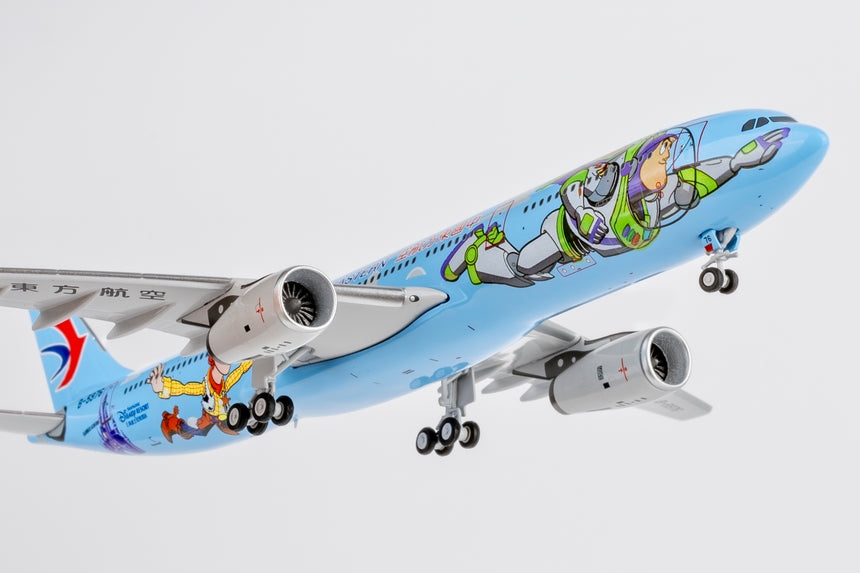 NG Models China Eastern Airlines Airbus A330-300 B-5976 (ULTIMATE) 1/400 Aircraft Scale Model