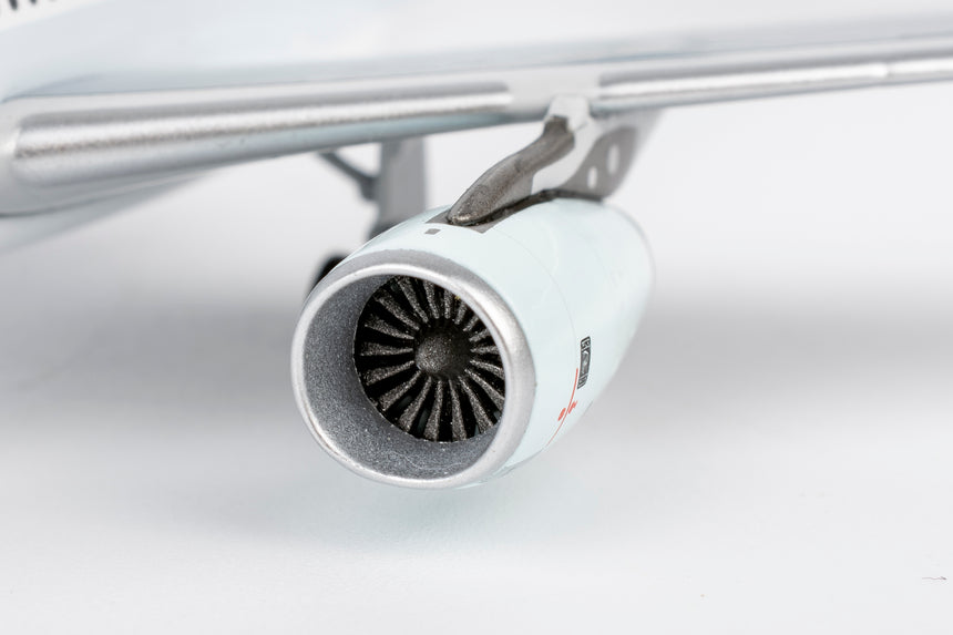 NG Models Cathay Pacific Airways Airbus A330-300 B-LBB (Ultimate) 1/400 Aircraft Scale Model