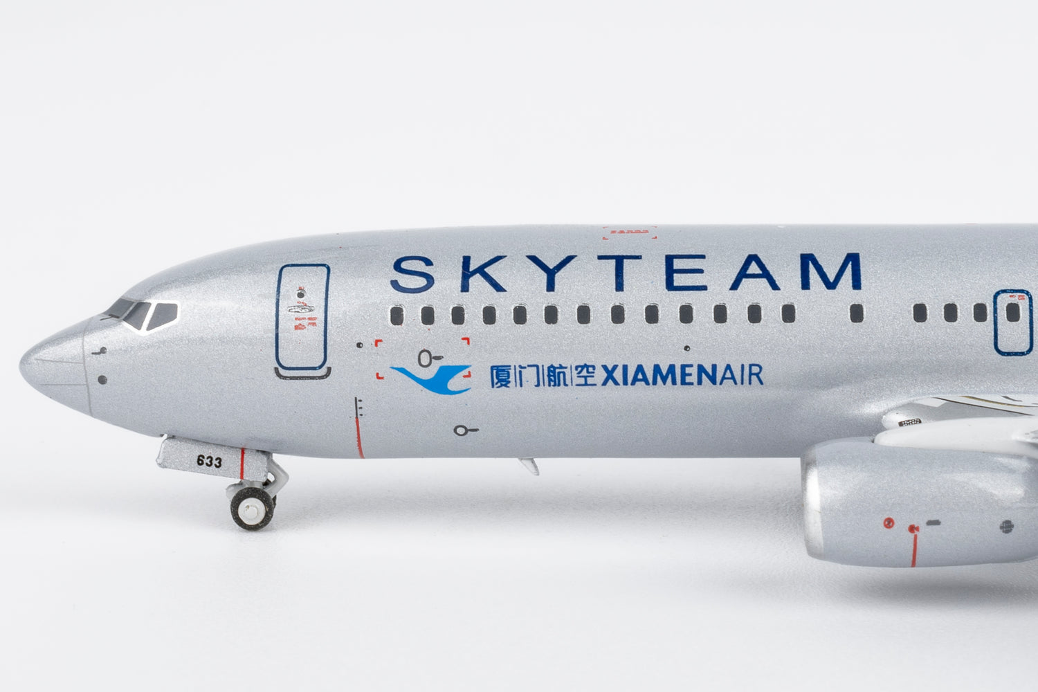 NG Models Xiamen Airlines "Skyteam" livery Boeing 737-800/w B-5633 1/400 Aircraft Scale Model
