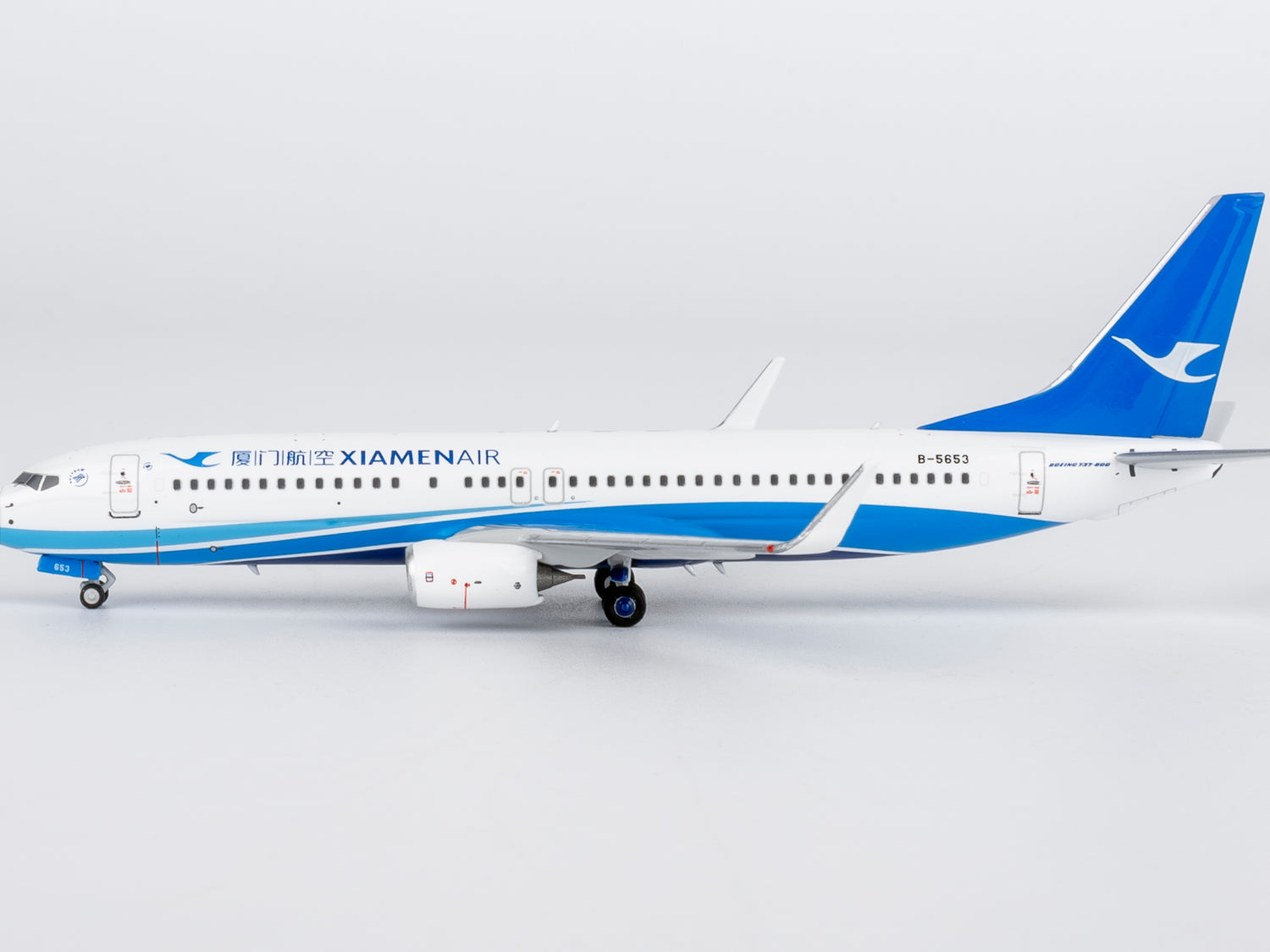 NG Models Xiamen Airlines Boeing 737-800/w B-5653 1/400 Aircraft Scale Model