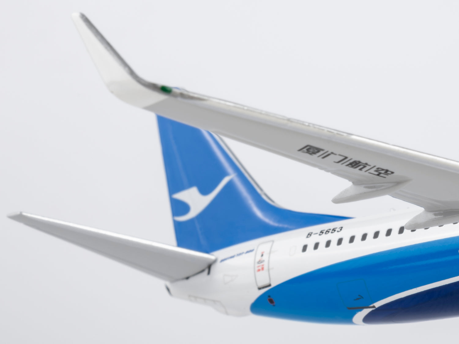 NG Models Xiamen Airlines Boeing 737-800/w B-5653 1/400 Aircraft Scale Model