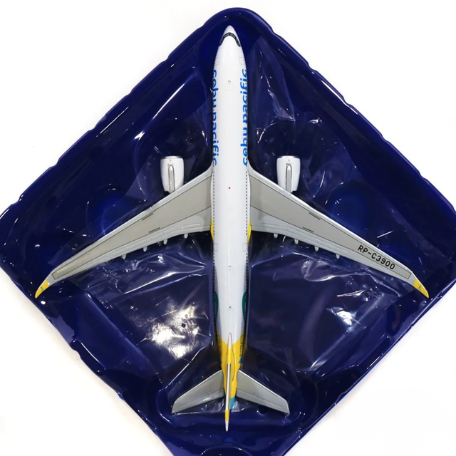 GeminiJets Cebu Pacific Airbus A330-900neo RP-C3900 1/400 Aircraft Scale Model