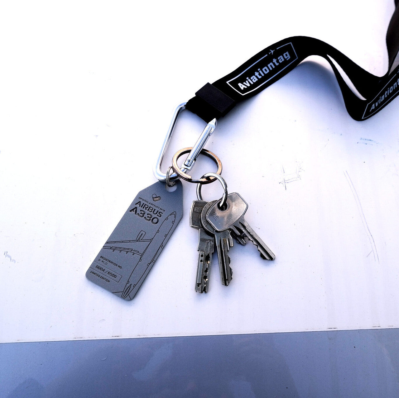 Aviationtag Thomas Cook Airbus A330-200 G-MLJL Grey