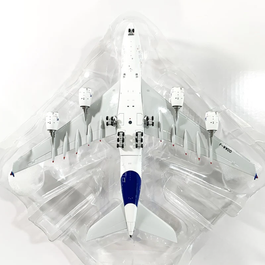 Aviation400 Airbus Industrie Airbus A380-861 "More personal space" F-WWDD (with detachable gear) 1/400 Scale