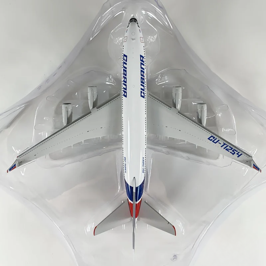 Phoenix Cubana Ilyushin IL-96-300 CU-T1254 1/400 Aircraft Scale Model