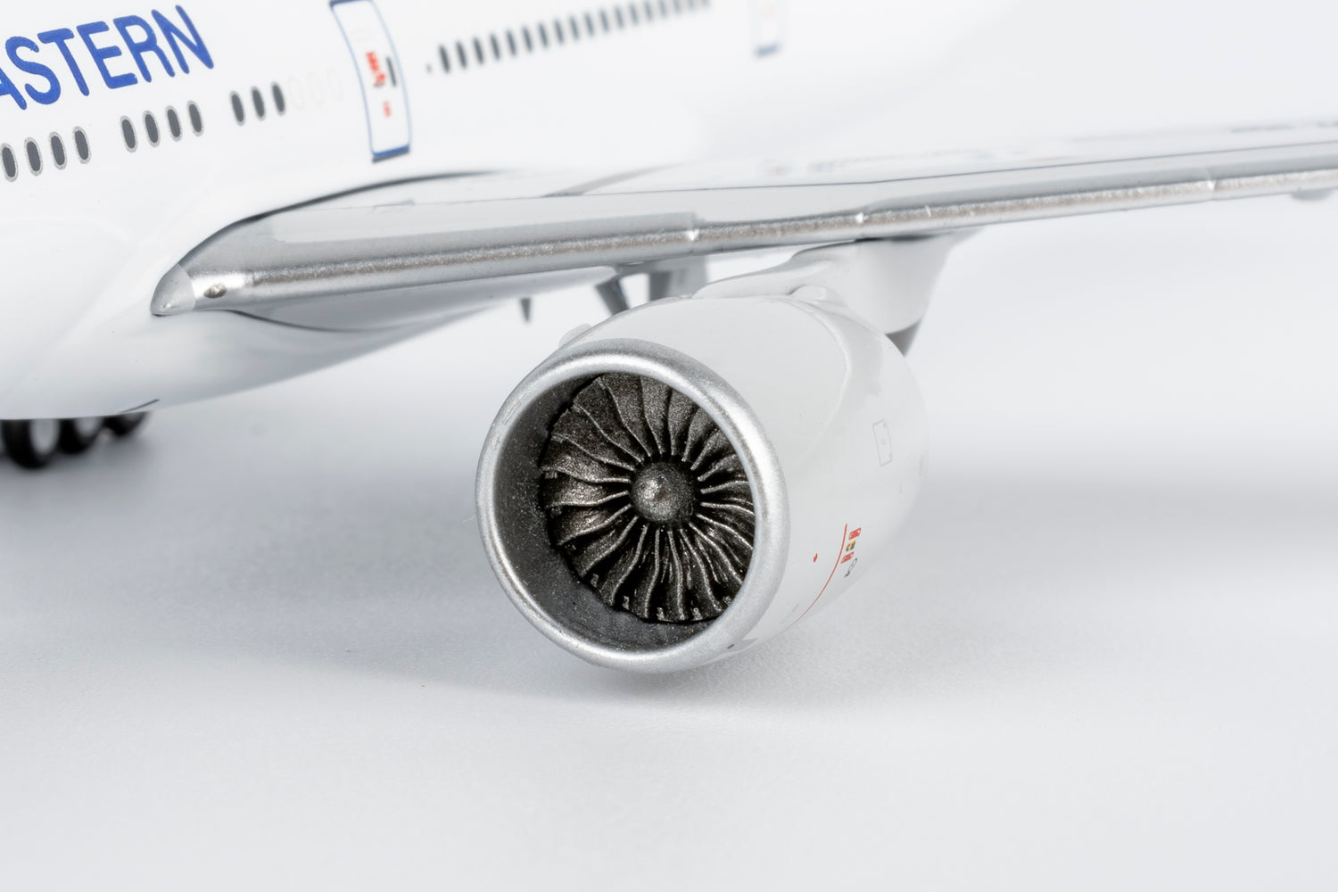 NG Models China Eastern Airlines Boeing 777-300ER B-7881 1/400 Scale