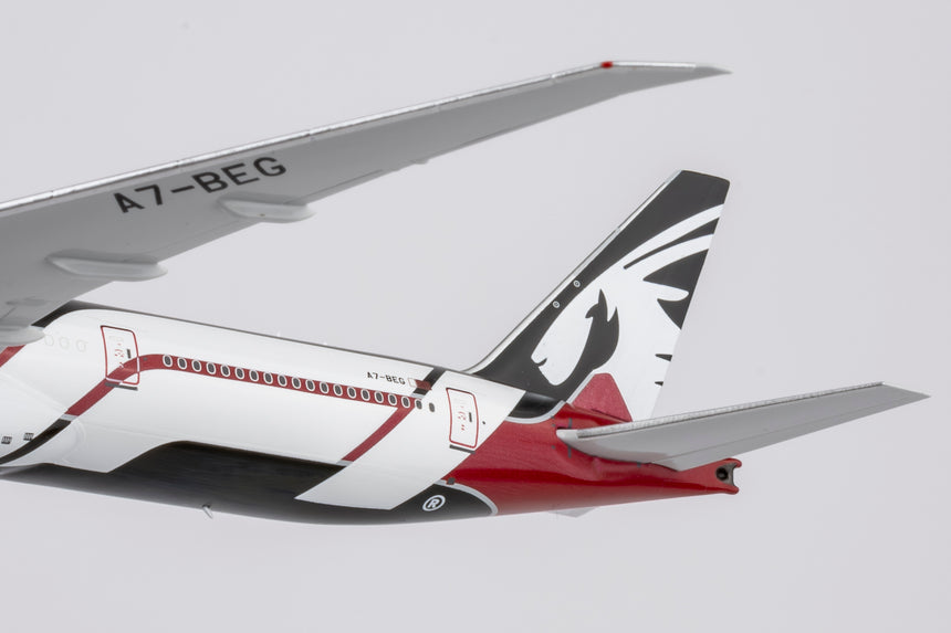 NG Models Qatar Airways Boeing 777-300ER A7-BEG (Ultimate) 1/400 Aircraft Scale Model