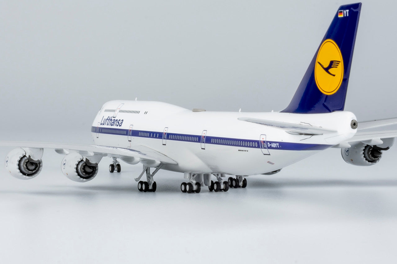 NG Models Lufthansa Boeing 747-8-D-ABYT retro colors (ULTIMATE COLLECTION) 1/400 Scale