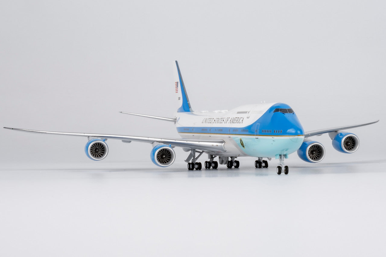 NG Models United States - US Air Force (USAF) (Classic Version) VC-25B Boeing (747-8) 30000 1/400 Aircraft Scale Model