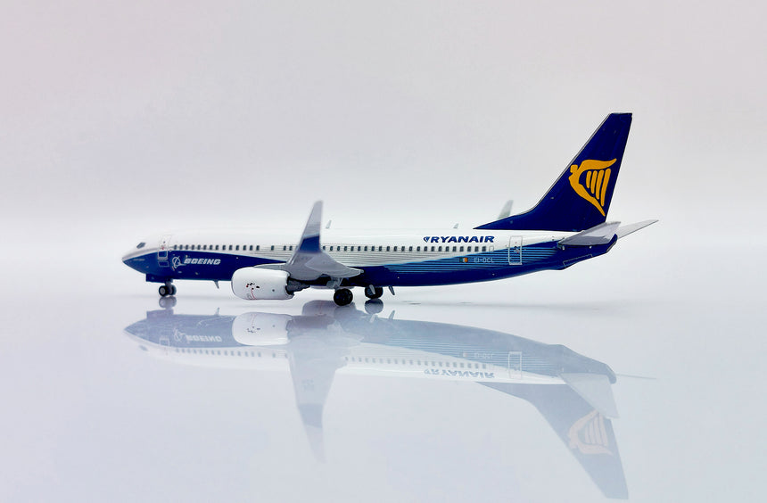 JC Wings Ryanair Boeing 737-800 "Dreamliner" (EI-DCL) 1/400 Aircraft Scale Model