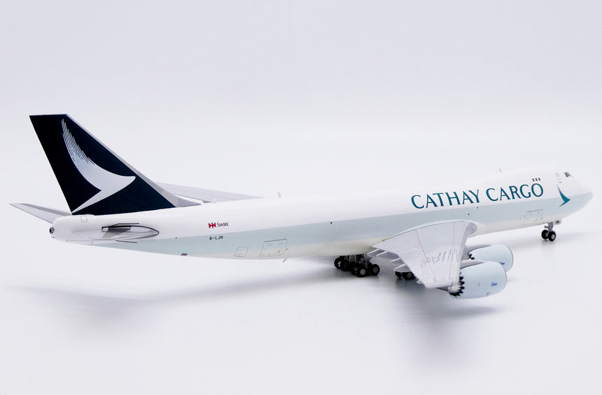 JC Wings Cathay Cargo Boeing 747-8F (B-LJN) 1/400 Aircraft Scale Model