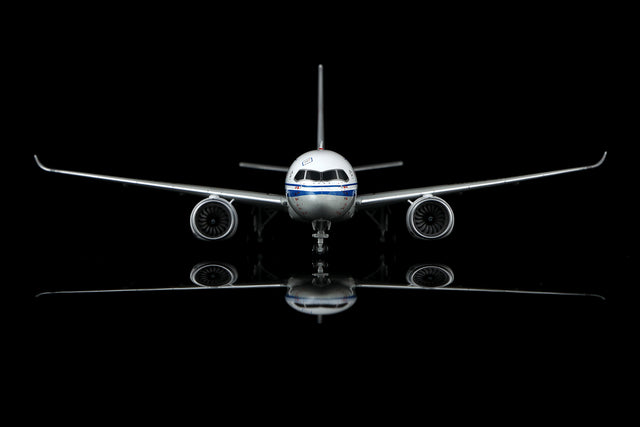 SQ Wings Air China COMAC C919 B-919X "Flaps Down" 1/200 Aircraft Scale Model