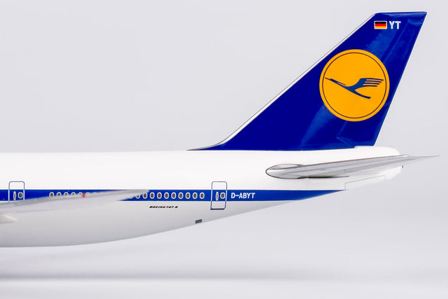 NG Models Lufthansa Retro Colors Boeing B747-8 D-ABYT Lite Edition 1/400 Aircraft Scale Model