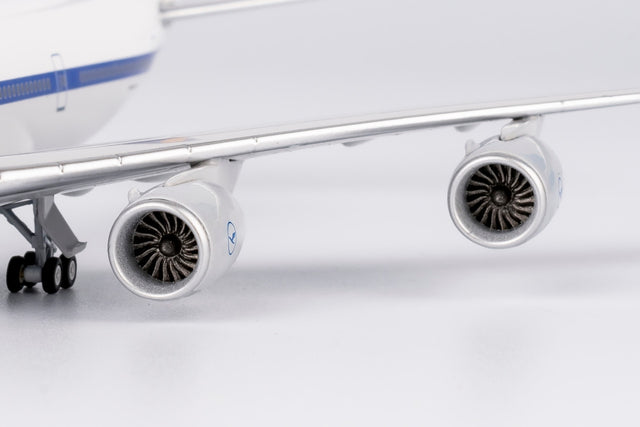 NG Models Lufthansa Retro Colors Boeing B747-8 D-ABYT Lite Edition 1/400 Aircraft Scale Model