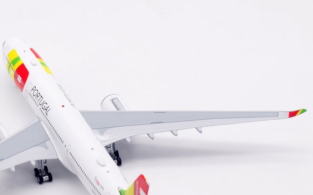 Aviation400 TAP Air Portugal Airbus A330-900 CS-TUQ (detachable gear) 1/400 Aircraft Scale Model