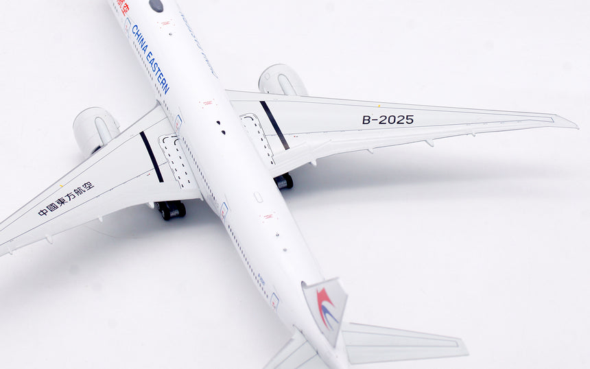 Aviation400 China Eastern Airlines Boeing 777-300ER B-2025 (detachable gear) 1/400 Aircraft Scale Model