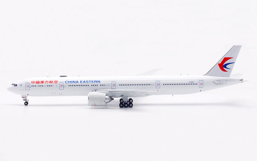 Aviation400 China Eastern Airlines Boeing 777-300ER B-2025 (detachable gear) 1/400 Aircraft Scale Model