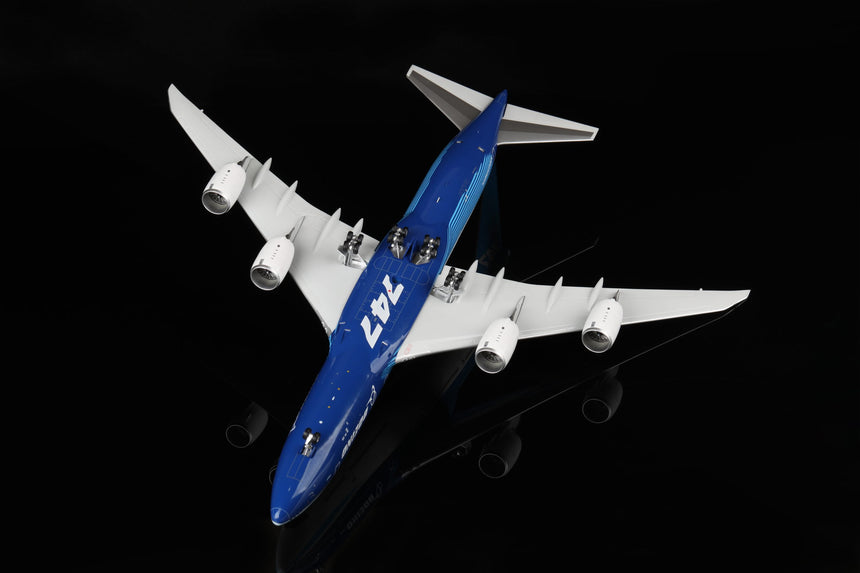 SQ Wings Boeing “House Dreamliner” / "Flaps Down" Boeing B747-8 1/200 Aircraft Scale Model