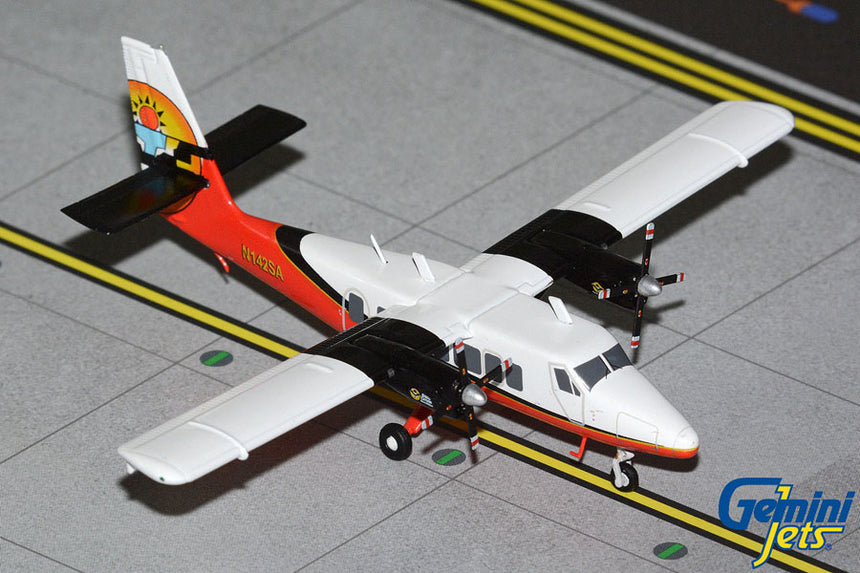 GeminiJets Grand Canyon Scenic Airlines DHC-6-300 (Twin Otter) N142SA 1/200 Aircraft Scale Model