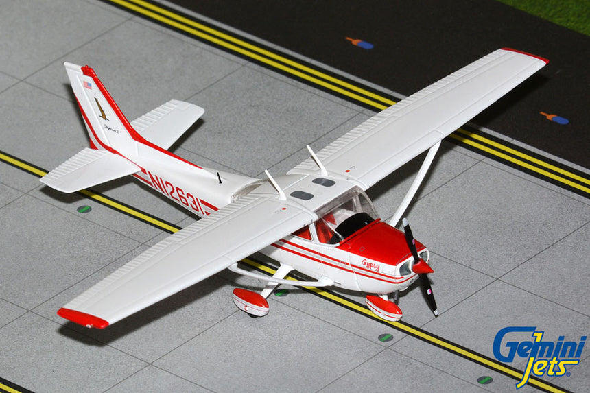 GeminiJets Cessna 172S Skyhawk II N12631 "Gypsy" (Sportys Edition) 1/72 Aircraft Scale Model