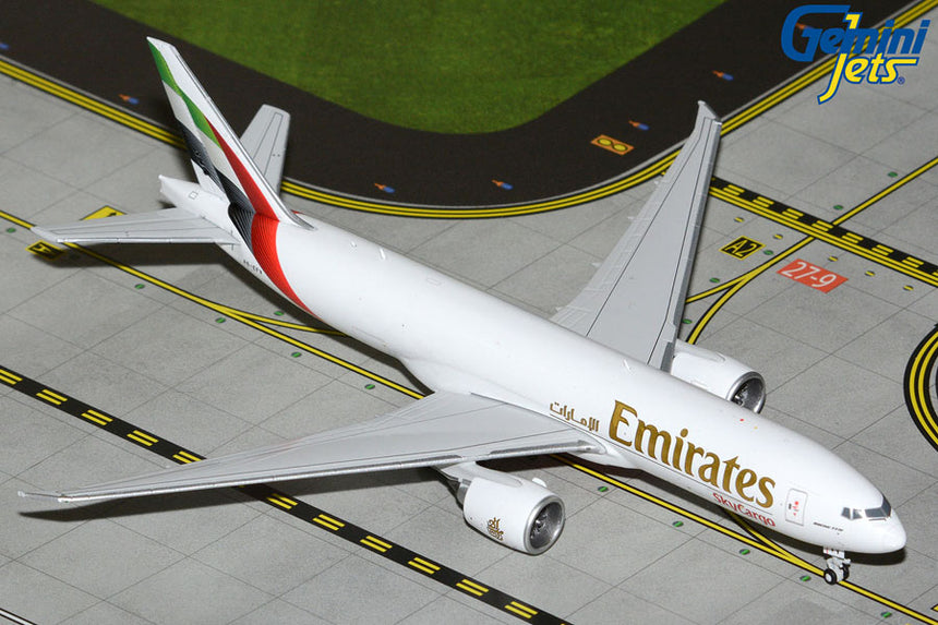 GeminiJets Emirates SkyCargo Boeing 777-200LRF A6-EFV (new livery) 1/400 Aircraft Scale Model