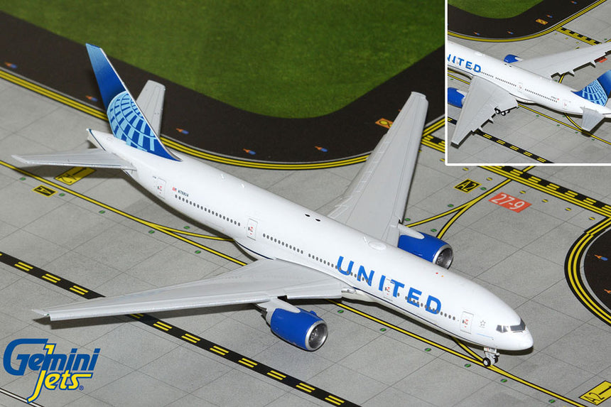 GeminiJets United Airlines Boeing B777-200ER N798UA (flaps down) 1/400 Aircraft Scale Model