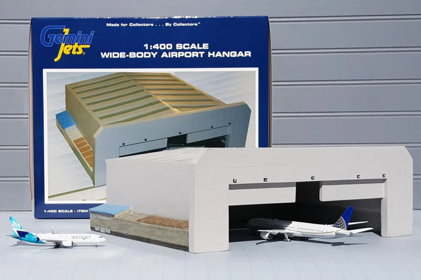 GeminiJets Wide-Body Airport Hangar 1/400 Scale