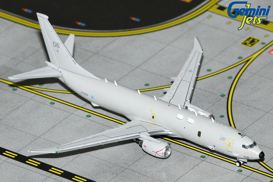 GeminiJets RAF Boeing P-8 Poseidon MRA1 ZP806 1/400 Aircraft Scale Model
