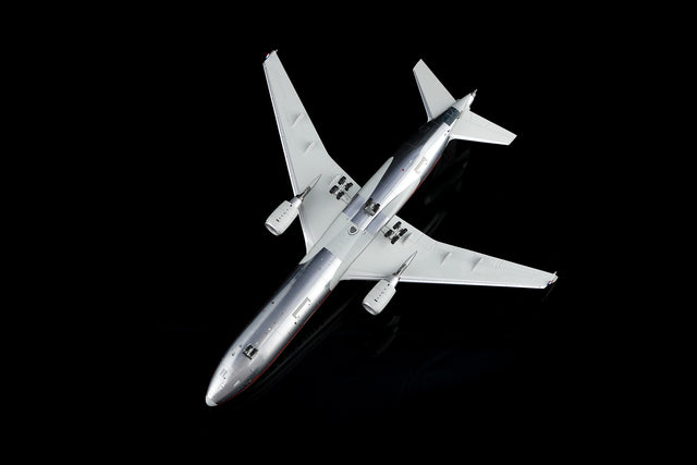 SQ Wings American Airlines McDonnell Douglas MD-11 N1766A 1/200 Aircraft Scale Model