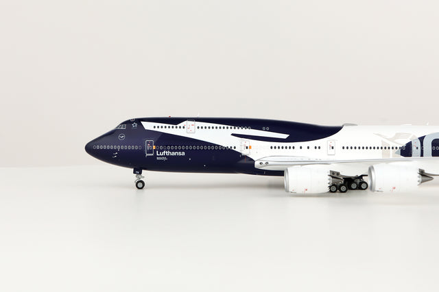 SQ Wings Lufthansa Boeing B747-8 D-ABYN 1/200 Aircraft Scale Model