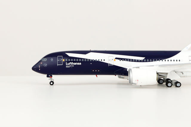 SQ Wings Lufthansa Airbus A350-900 D-AIXL 1/200 Aircraft Scale Model