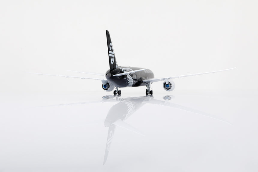 SQ Wings AIR NEW ZEALAND All Black livery Boeing B787-9 ZK-NZE 1/200 Aircraft Scale Model