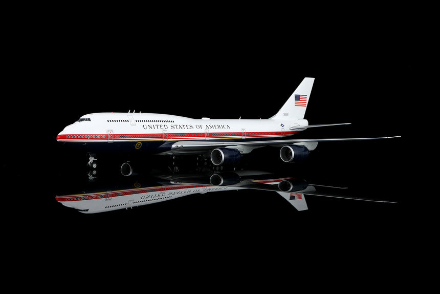 SQ Wings UNITED STATES OF AMERICA Air Force One Boeing B747-8 30000 1/200 Aircraft Scale Model