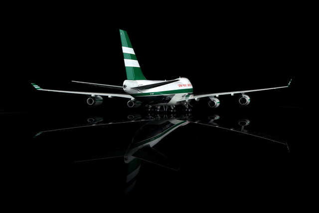 SQ Wings Cathay Pacific Cargo Boeing B747-400F VR-HUH 1/200 Aircraft Scale Model