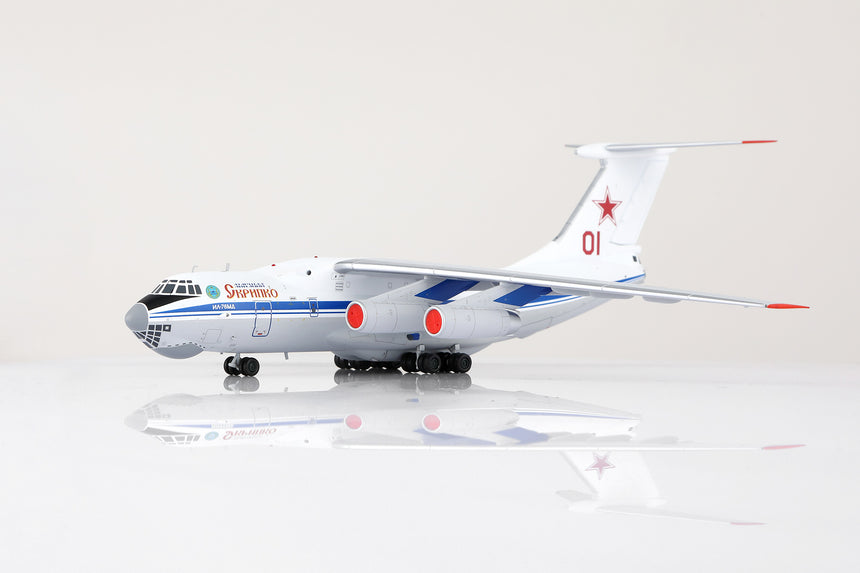 SQ Wings Russian Air Force Ilyushin IL-76MD Red 01 1/200 Aircraft Scale Model